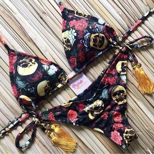 Skull Scrunch Butt String Bikini